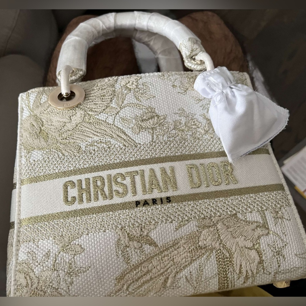 Authentic Dior Medium Lady D-lite bag - Picture 2 of 5
